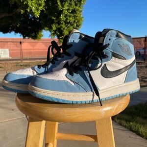 2021
Air Jordan 1 Retro High OG 'University Blue'